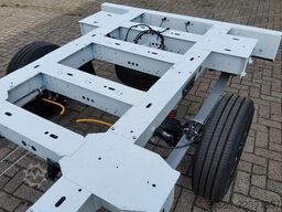 Renault Master E-TECH 87 KWH FWD EL - 4 TON'S CHASSIS /...