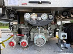 MERCEDES-BENZ 1222 AF 4x4 ALLRAD/Feuerwehr /Pumpe