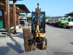 Caterpillar 301.8D mit POWERTILT