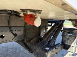 MERCEDES-BENZ ATEGO 1527 L Kühlkoffer 8 m LBW 1,5 T*NL 7 T