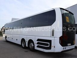 MAN LION'S COACH R08