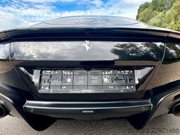 FERRARI Roma Coupe Schwarz