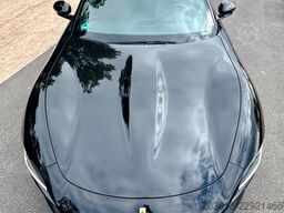 FERRARI Roma Coupe Schwarz