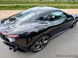 FERRARI Roma Coupe Schwarz