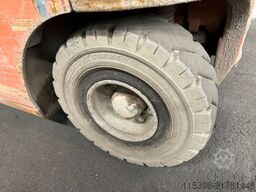 Toyota 8FBMT30 - TRIPLEX 5 m