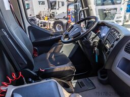 RENAULT D19 320 DXI + DHOLLANDIA