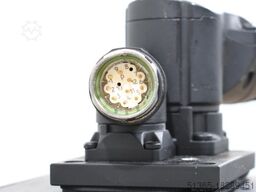 Lenze MCS 19P30-SVMP2-A28N-ST5S00N-R3SU
