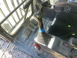 Hyundai HX520AL