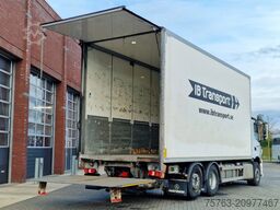 Mercedes-Benz Actros 2646 6x2 - Isolated box with sidedoors -...
