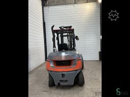 Toyota 42-7 FD 40