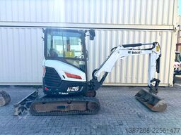 BOBCAT E26 / 2021 BJ / 2 x Löffel / 1.665 H