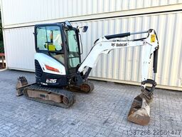BOBCAT E26 / 2021 BJ / 2 x Löffel / 1.665 H