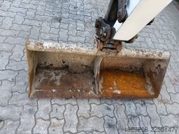 BOBCAT E26 / 2021 BJ / 2 x Löffel / 1.665 H