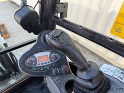 BOBCAT E26 / 2021 BJ / 2 x Löffel / 1.665 H