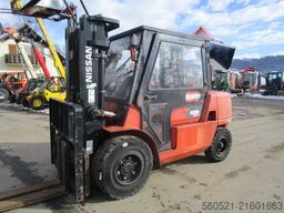 Nissan 4 Ton.-Triplex-FH 4,5m + Seitenschieber