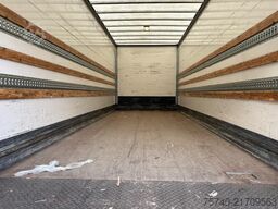 Iveco 120E 210 + LOADLIFT