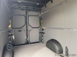 VW Crafter Kasten 35 L3H3 AHK RFK äden