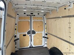 MAN TGE 3.180 L3H3 Kasten LED AHK NAVI SITZHZ