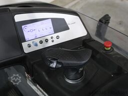 Still FM-X17