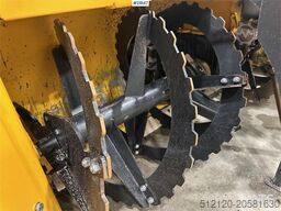 Dalen snow blower w/ Hardox steel. Slightly used.