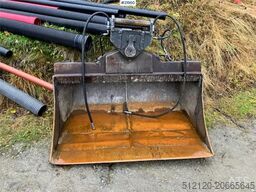 Kobelco SK135 SR LC tracked excavator with digging bucket