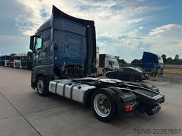 MERCEDES-BENZ ACTROS 1842 * VOLUMEN * 2 X TANK * STANDKLIMA *