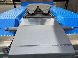 Scania R560 V8 8X2 TREKKER/BAKWAGEN + HIAB 477E-8 HIPR...