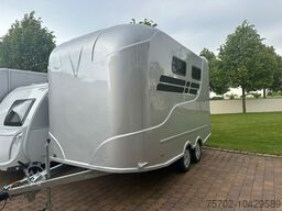 Steinsberger 3 Pferdeanhänger mit Bett