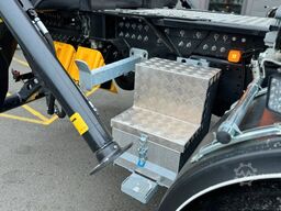 MAN TGS 26.520 6x4-4 BL Schemel Epsilon Kran