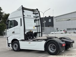 Iveco S-WAY 490