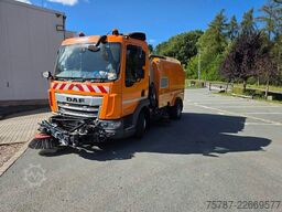 DAF XB 210 Kehrmaschine wie neu Brock VS4 Kehraufbau
