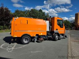 DAF XB 210 Kehrmaschine wie neu Brock VS4 Kehraufbau
