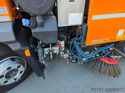 DAF XB 210 Kehrmaschine wie neu Brock VS4 Kehraufbau