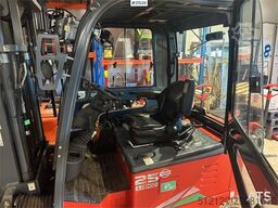 Heli CPD25 electric counterbalanced forklift. 4.7 meter