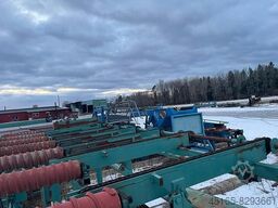 Roller conveyor with chain cross conveyor