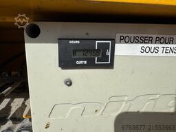 NIFTYLIFT HR12 NE Knikarmhoogwerker 4x2 Elektrisch 2011 12M werkhoogte