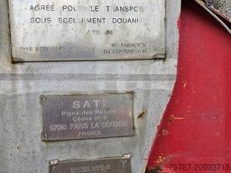 SCHMITZ CARGOBULL Tankchassis mit Tankcontainer, 375.678 Km