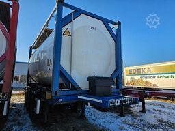 SCHMITZ CARGOBULL Tankcontainer Chassis+Tankcontainer Schwallwand