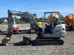 Takeuchi TB 240 POWERTILT