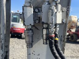 Takeuchi TB 240 POWERTILT