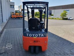 TOYOTA 8FBET15 / Triplex: 4.30m / nur 1.842h! / SS