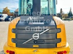 VOLVO L 28