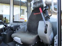 Takeuchi TB 370 - Powertilt + Schnellwechsler-Klima-4 Löffe