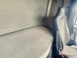 Renault T440 mVF611A36XKD018050 VOLVO D13 engine!