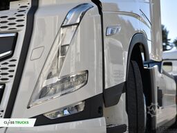 VOLVO FH 500 Globetrotter XL Side Skirts