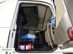 VOLVO FH 500 Globetrotter XL Side Skirts