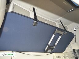 VOLVO FH 500 Globetrotter XL Side Skirts