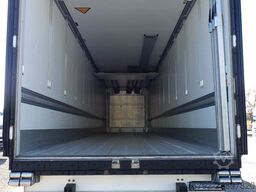 SCHMITZ CARGOBULL SKO 24/L V7 Multitemp/Doppelst./Trennwand/Liftac