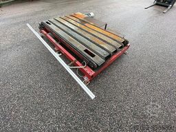 Board pack aligner