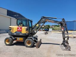 Volvo EW60E with 5 buckets